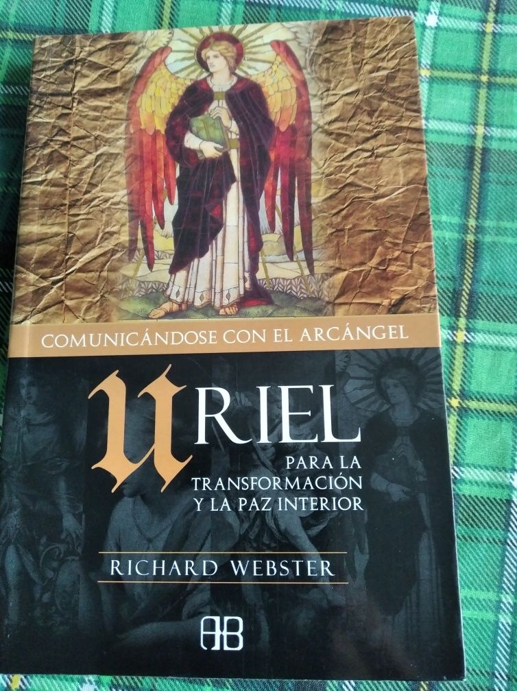 Uriel comunicandose com el arcangel  po hiszpańsku