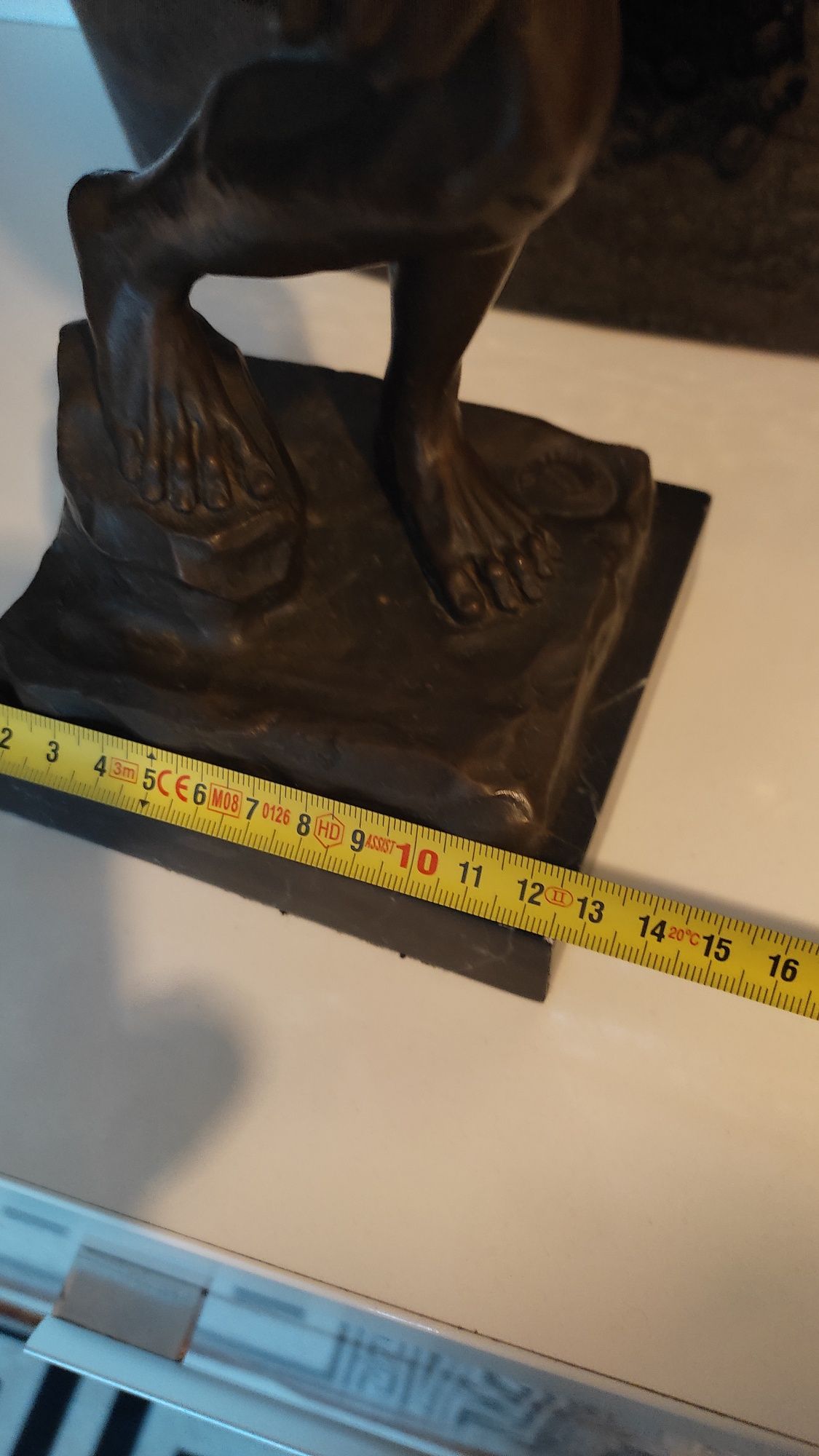 Stara figura z brązu galeryjna