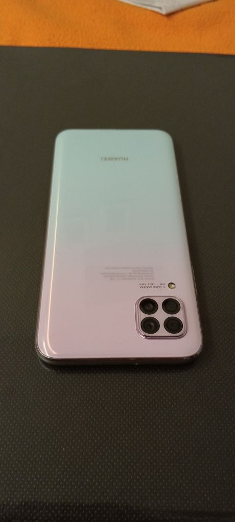 Huawei P40 Lite com capas e películas