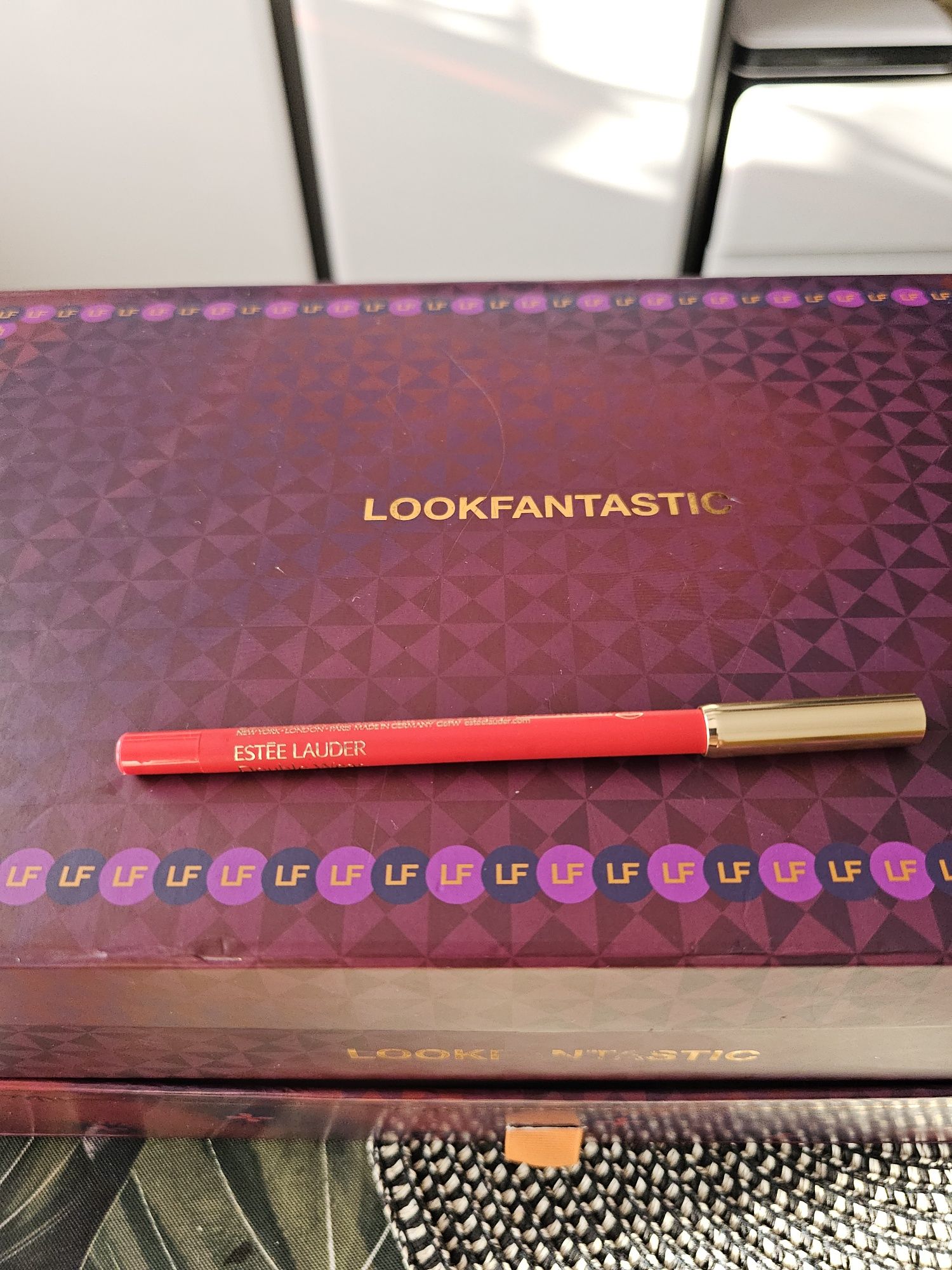 Estee Lauder kredka do ust