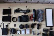 Lumix GH5 + V-Log + 2 obiektywy + mikrofony + lampa – zestaw video