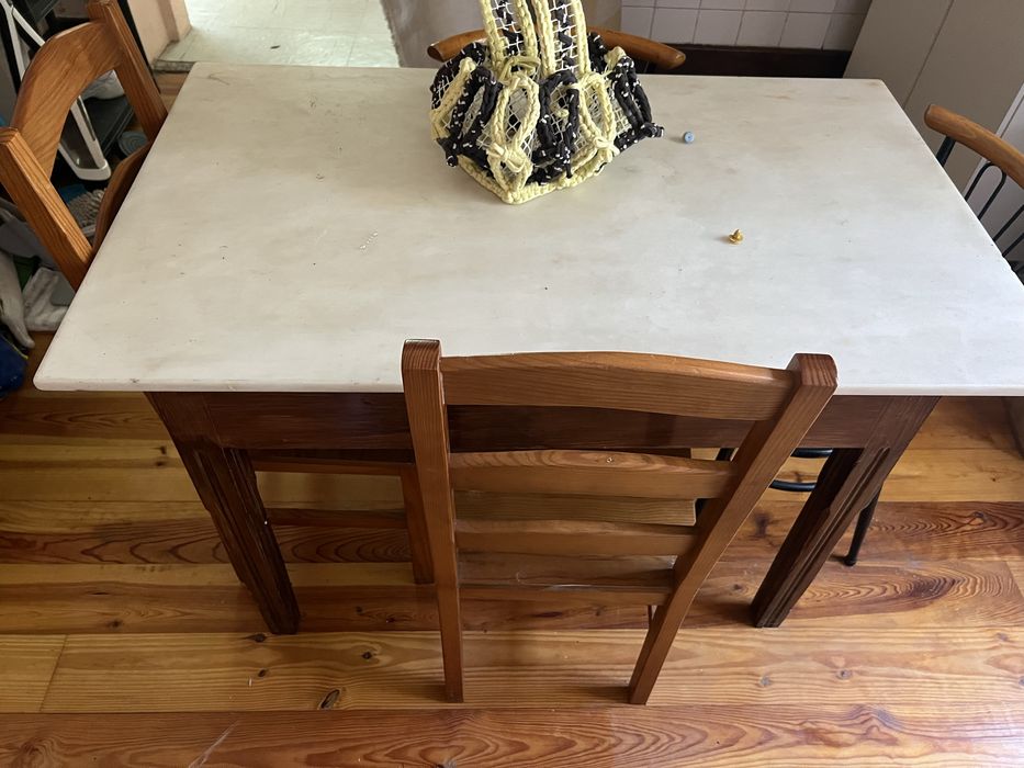 Mesa extensivel mais cadeiras