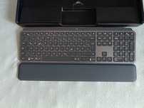 Logitech MX Keys PLUS + podkładka