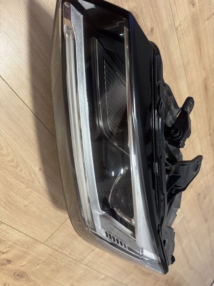 Drzwi lewe przod blotnik lewy lampa lewa audi q2 81a ideakne w kolor