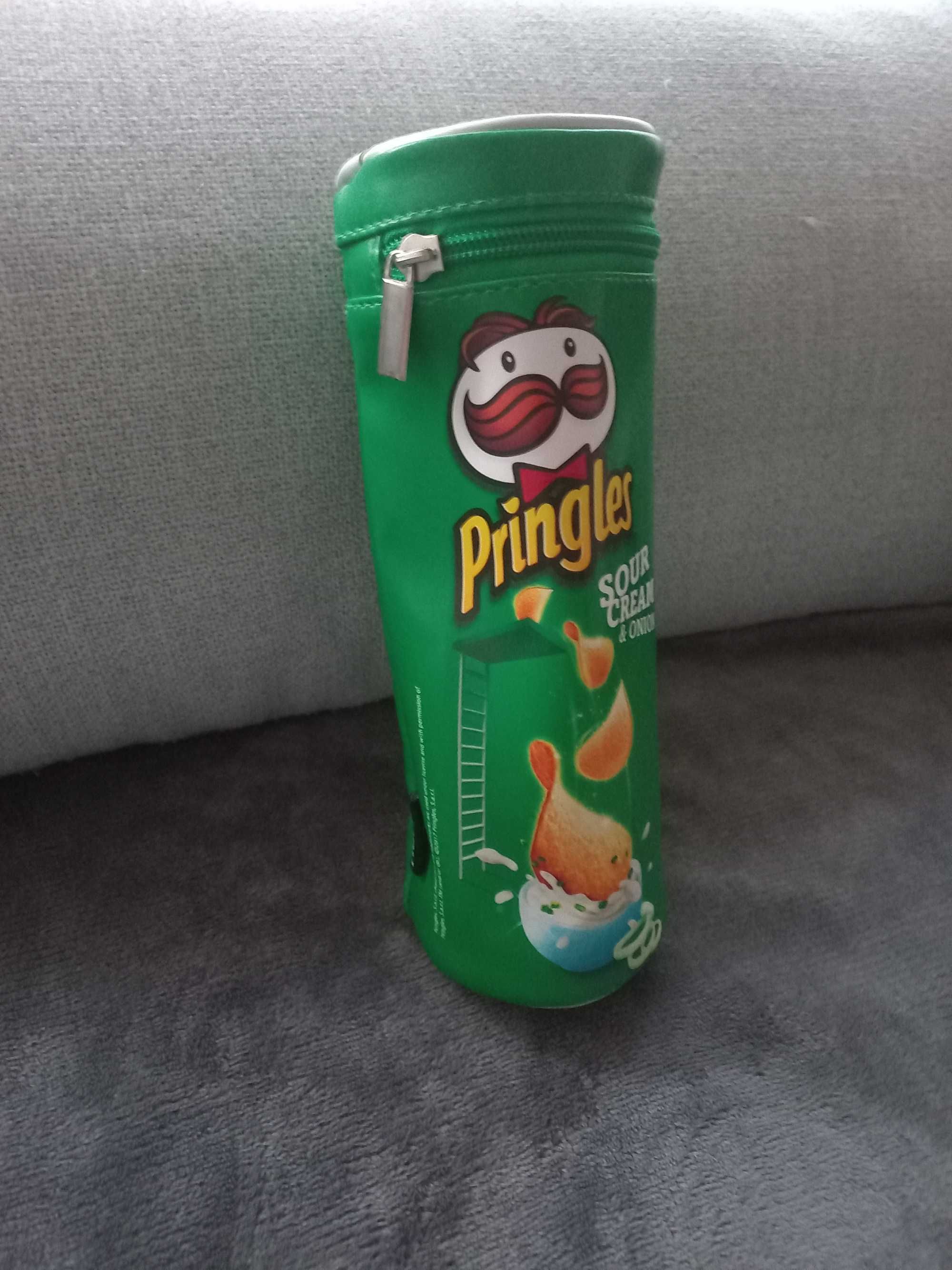 Piórnik Pringles