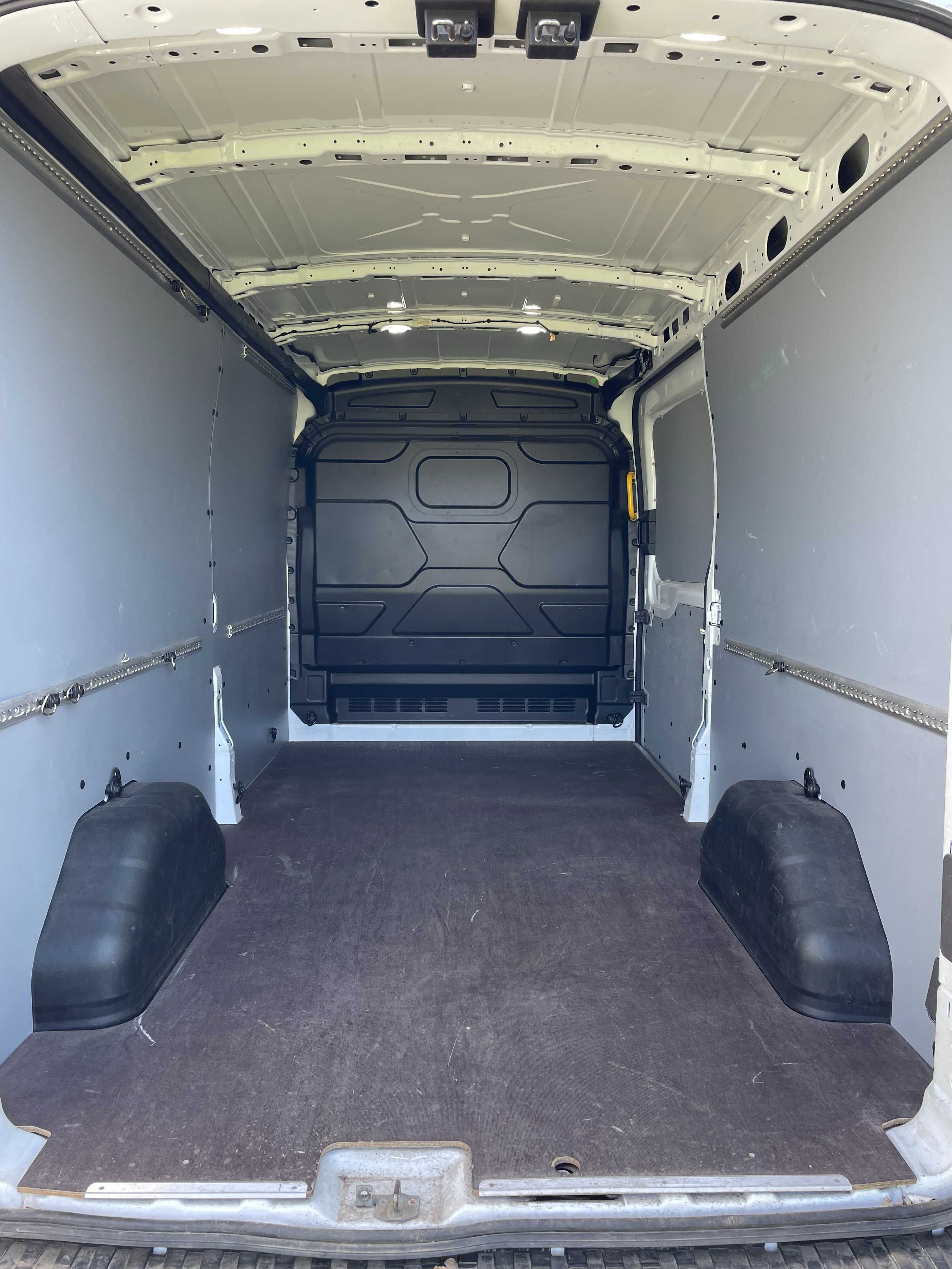 Wynajem BUS DOSTAWCZY Ford Transit