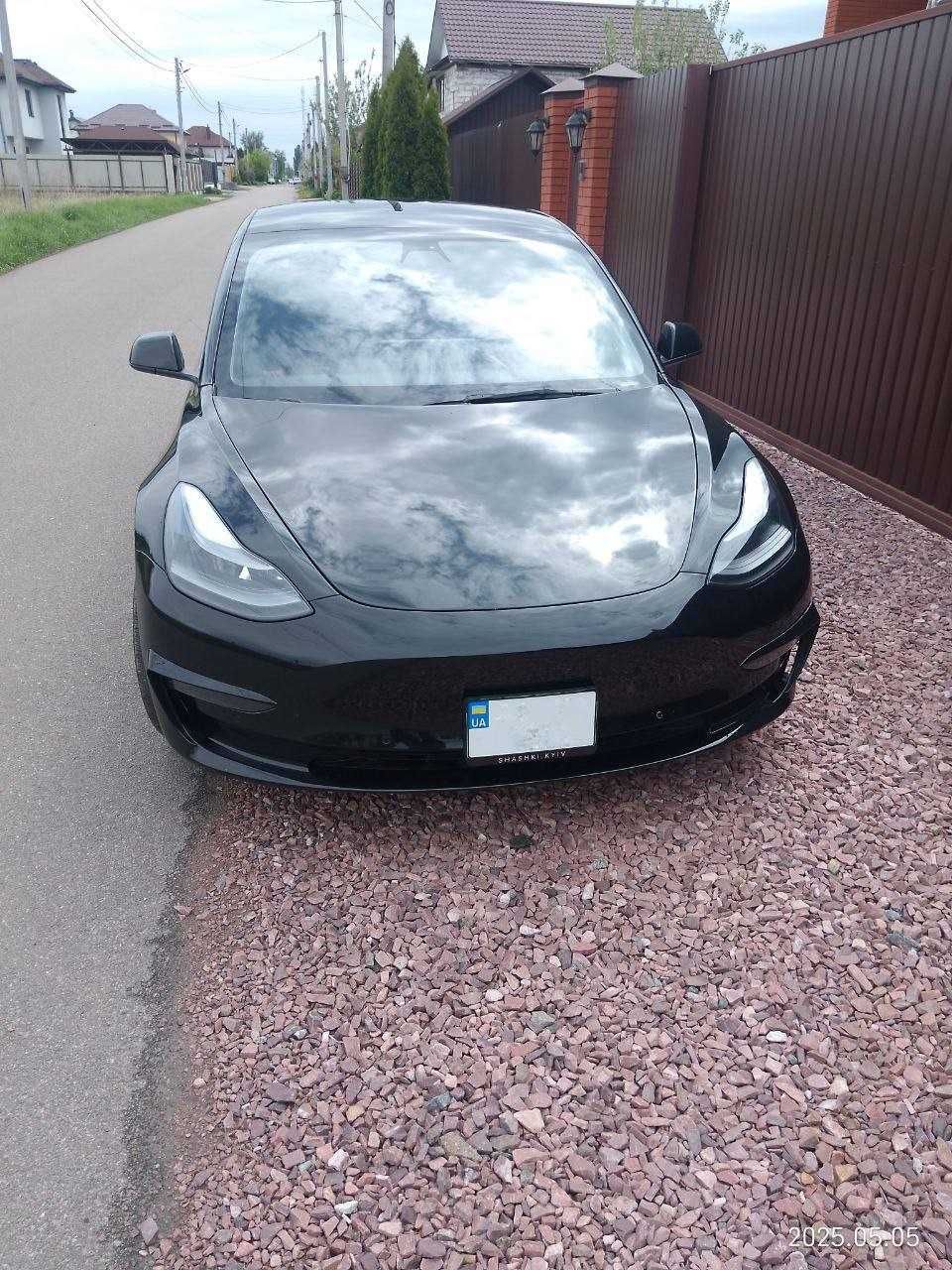 Оренда Tesla M3 dual motor long range 2022 рік