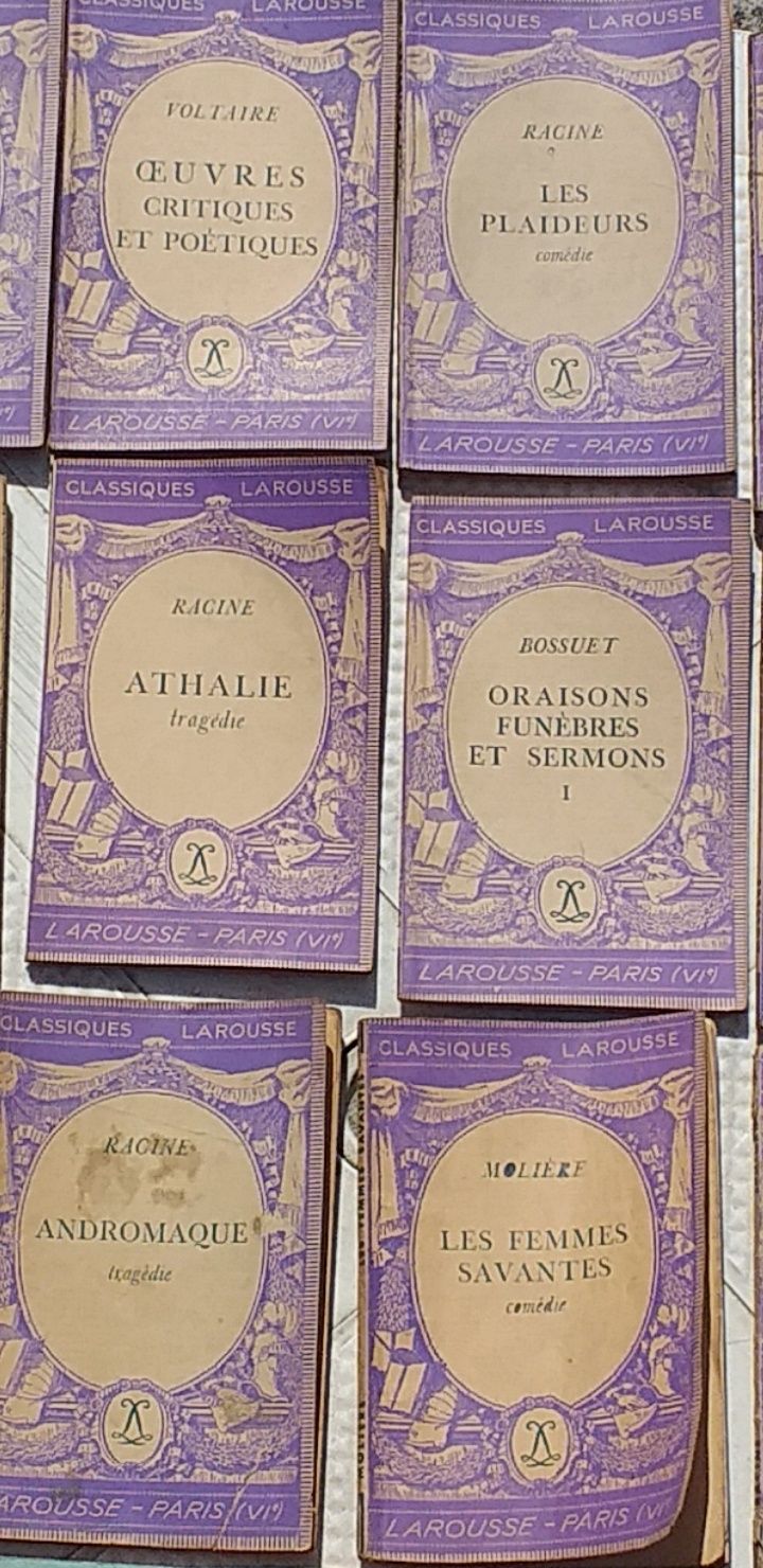 Varias peças de teatro famosas em 24 livros antigos de lingua francesa