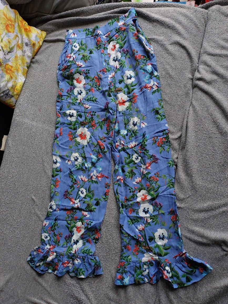 Spodnie dzowny w kwiaty z wiskozy 36 S h&m
