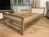 Łóżko dziecięce IKEA SNIGLAR 
Rama łóżka z barierką, buk, 70x160 cm