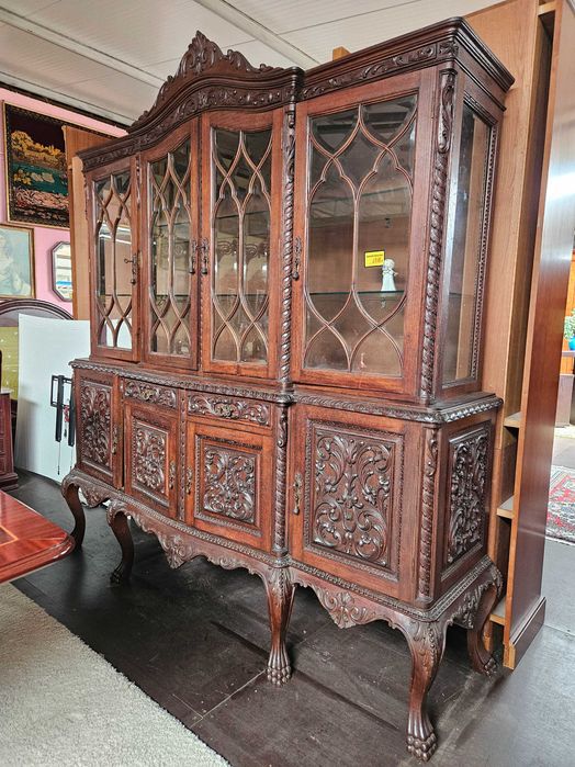 Móvel antigo em madeira trabalhada - óptimo estado geral