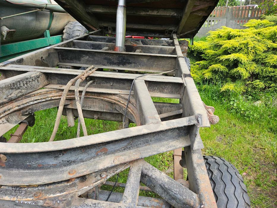 Przyczepa wywrotka D-47 trzystronny wywrot. transport