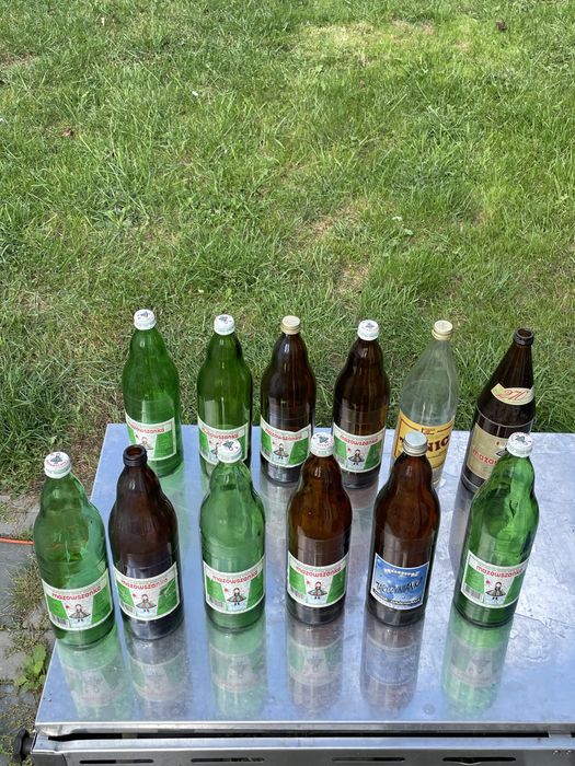 Mazowszanka Tonic Tarczyn butelki PRL razem ze skrzynką