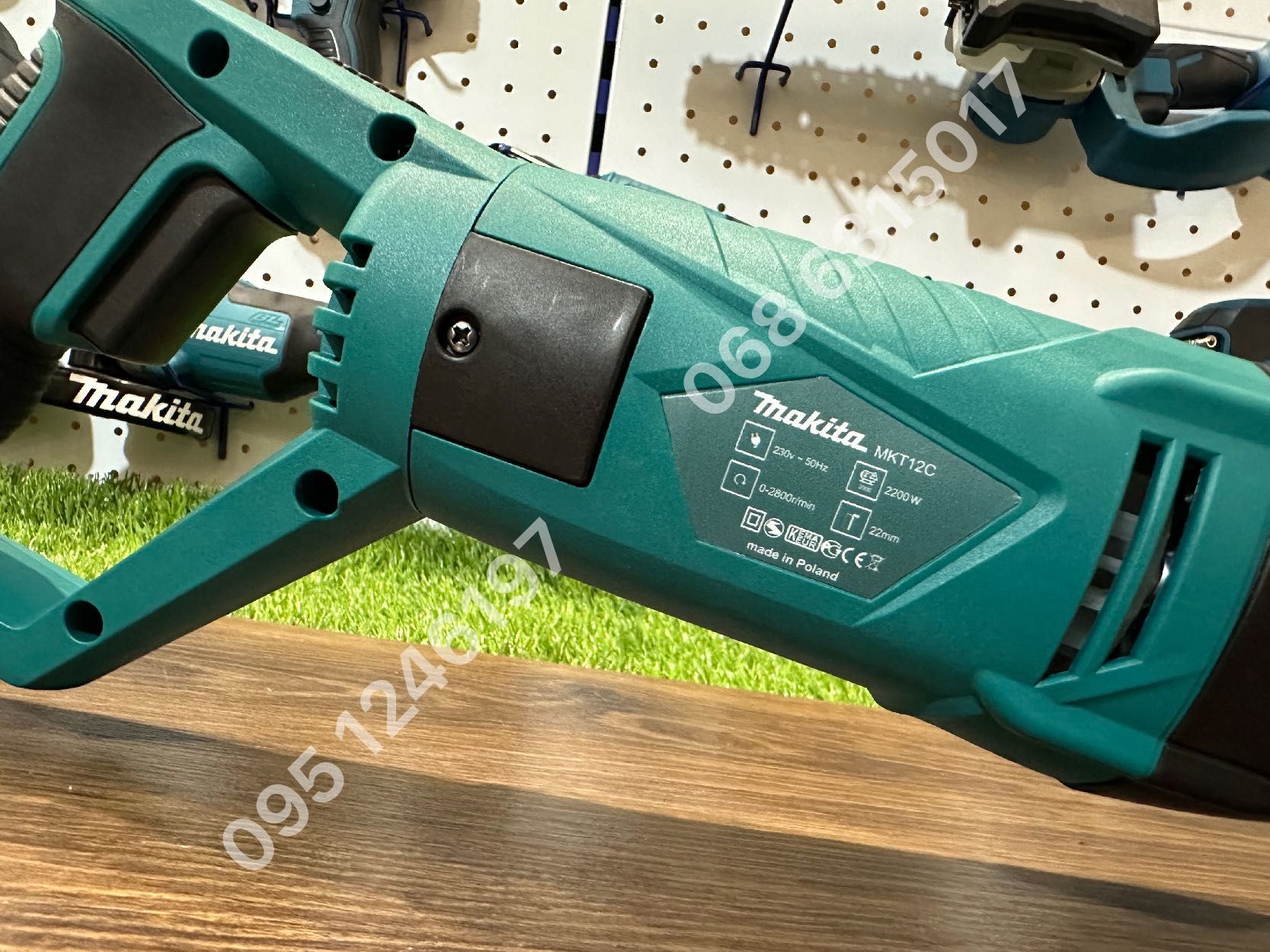 Сабельная пила Makita MKT12C сетевая с поворотной ручкой пилка 22 мм