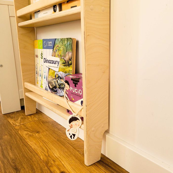 Drewniana biblioteczka Montessori, regał na książki dla dzieci