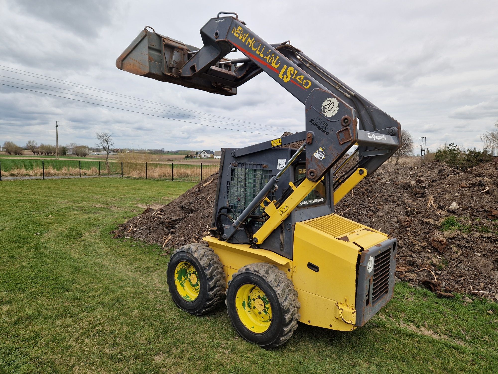 Miniładowarka New Holland LS140 Stan BDB Bobcat