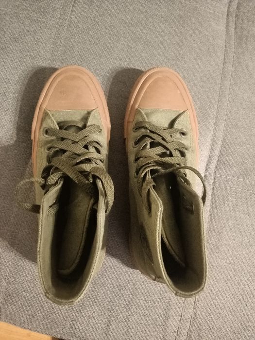 Sprzedam buty Converse.