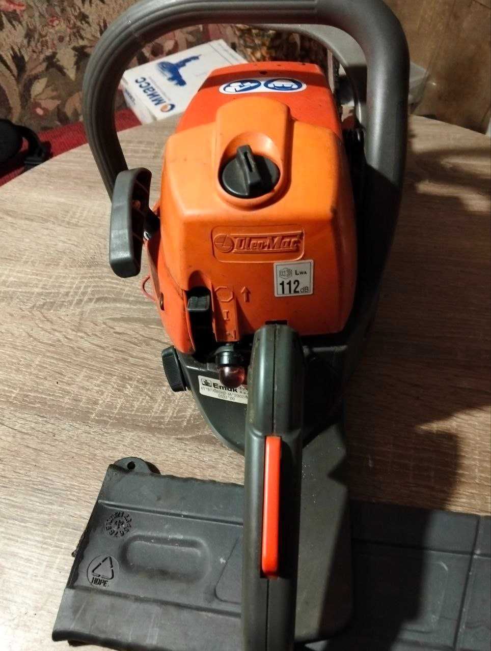 бензопила Oleo-Mac 941C.