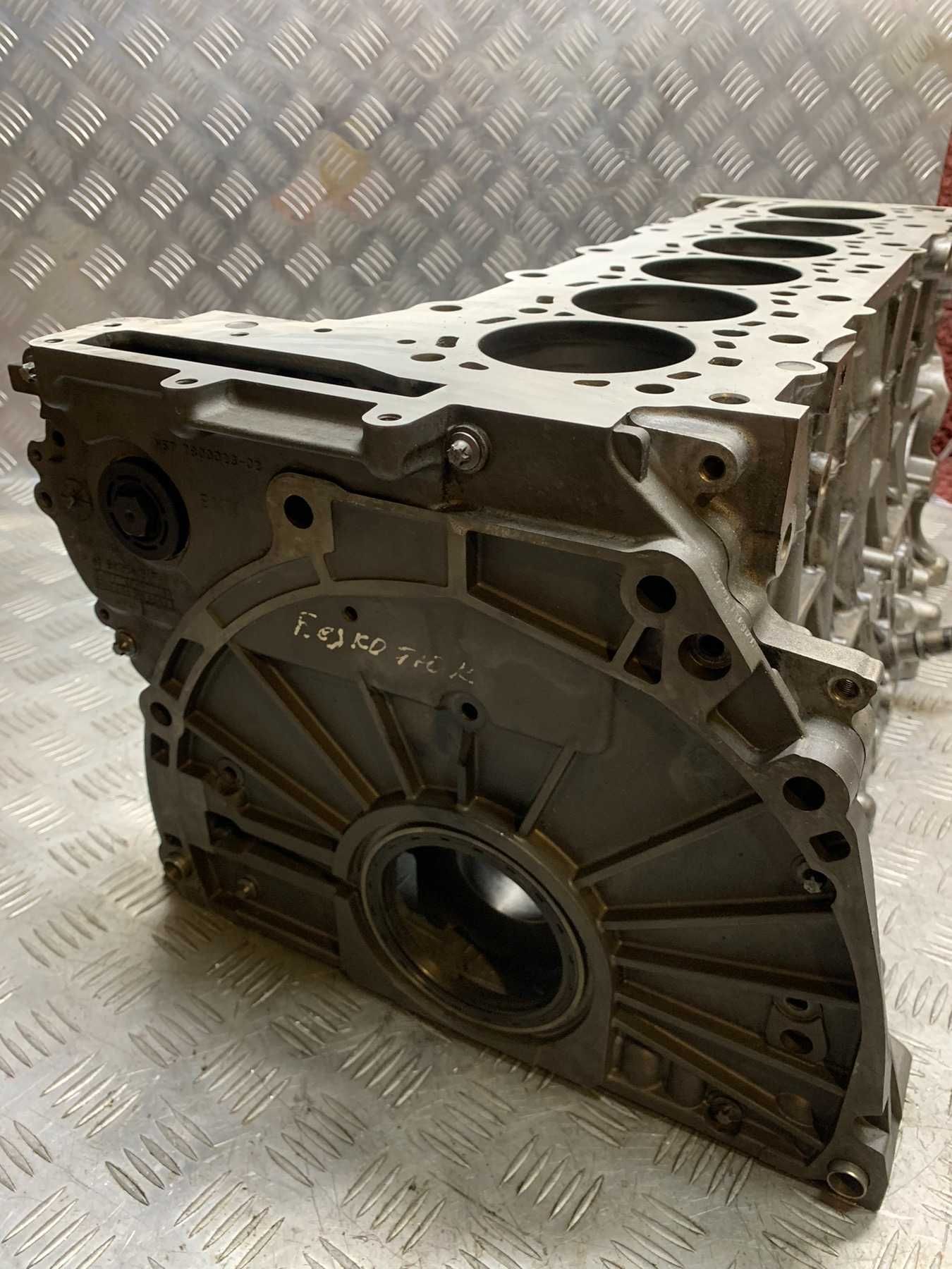 Блок BMW N57 D30A F25 F15 F10 Колінвал блок двигуна БМВ 3.0 дизель Ф15