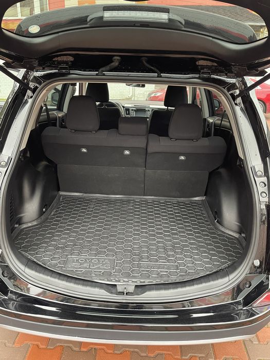 Продам Toyota RAV-4 2018 року