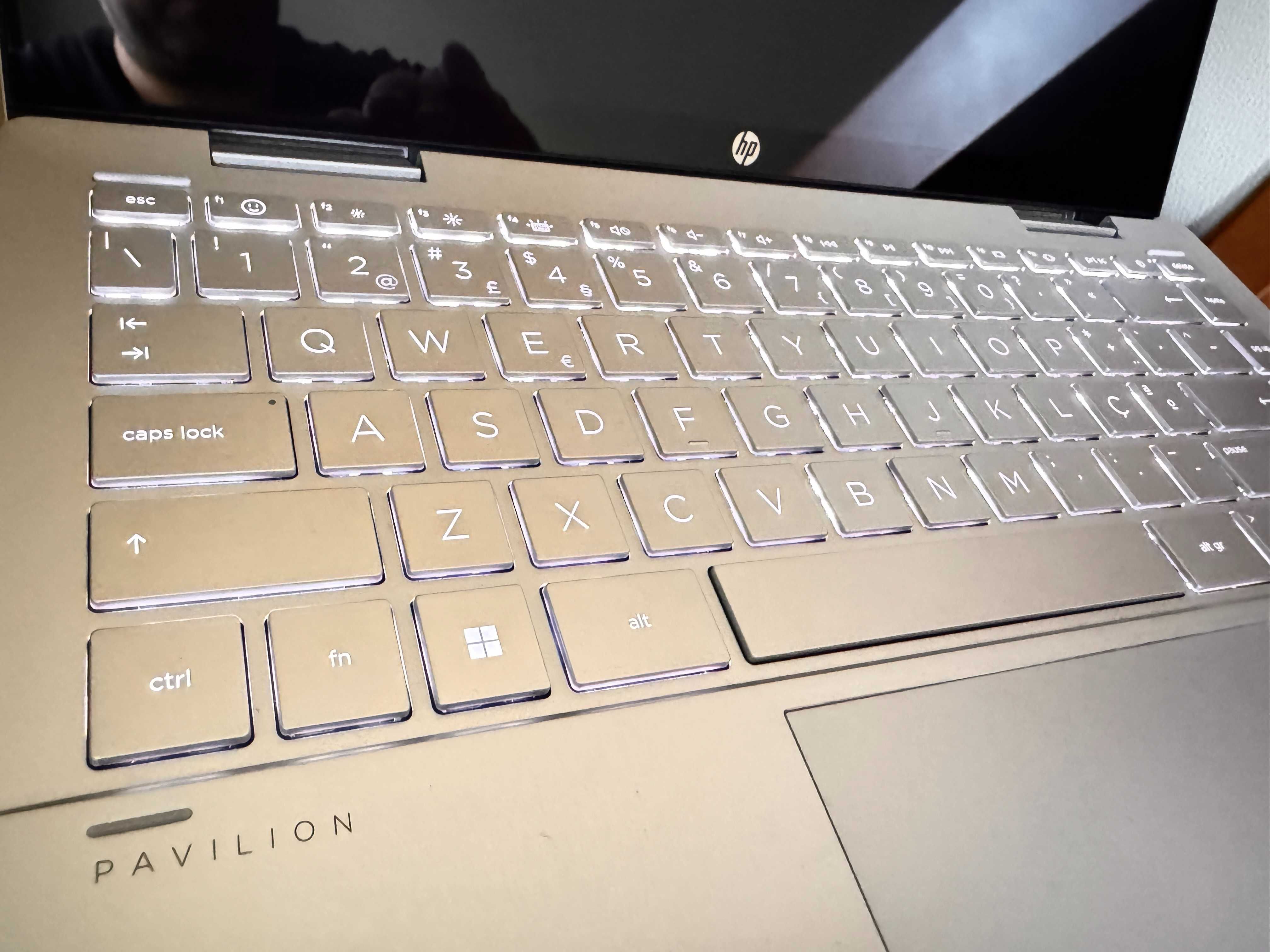 HP Pavilion X360 14"Tactil/i5-1335 c/10Cores/8G/512G/Garantia ate 2029