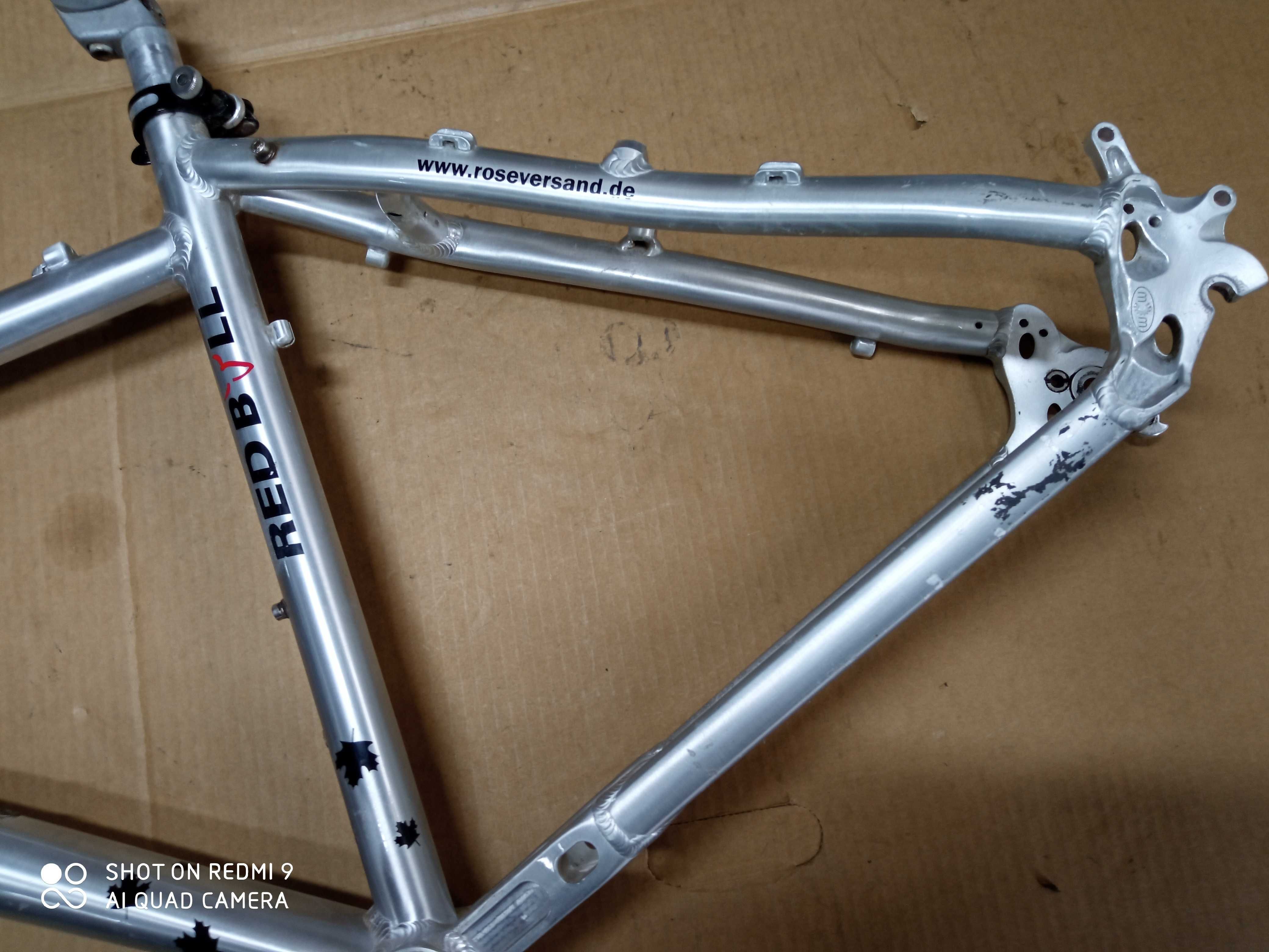 Rama aluminiowa Red Bull 26