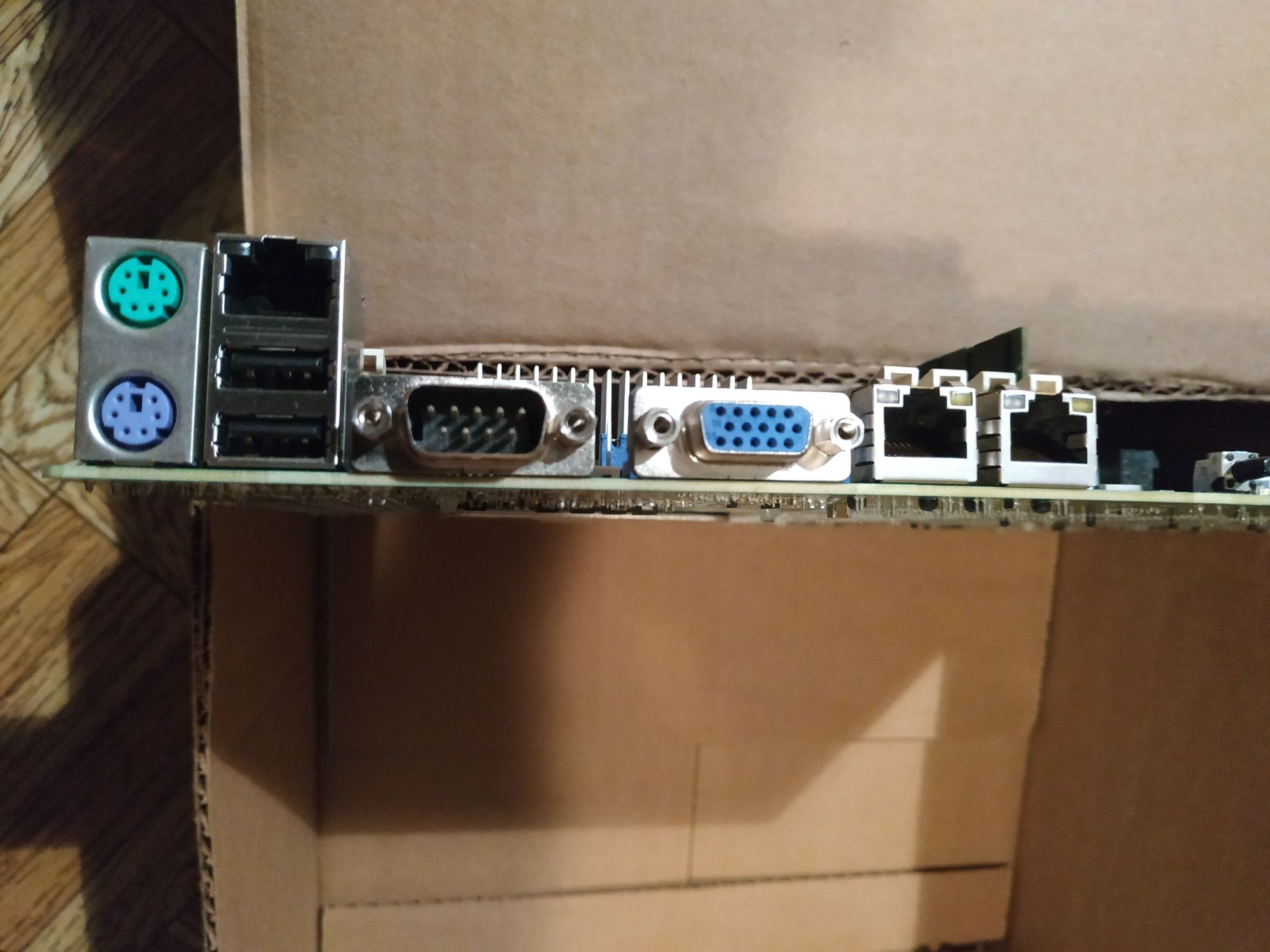 Серверна системна плата Supermicro MBD-X9SRL-F Intel® C602