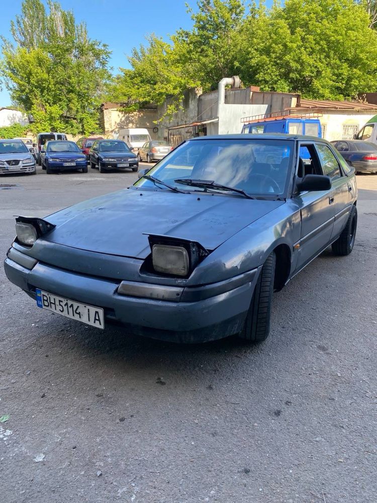 Продам Mazda 323 1991 год 1.5л Бензин