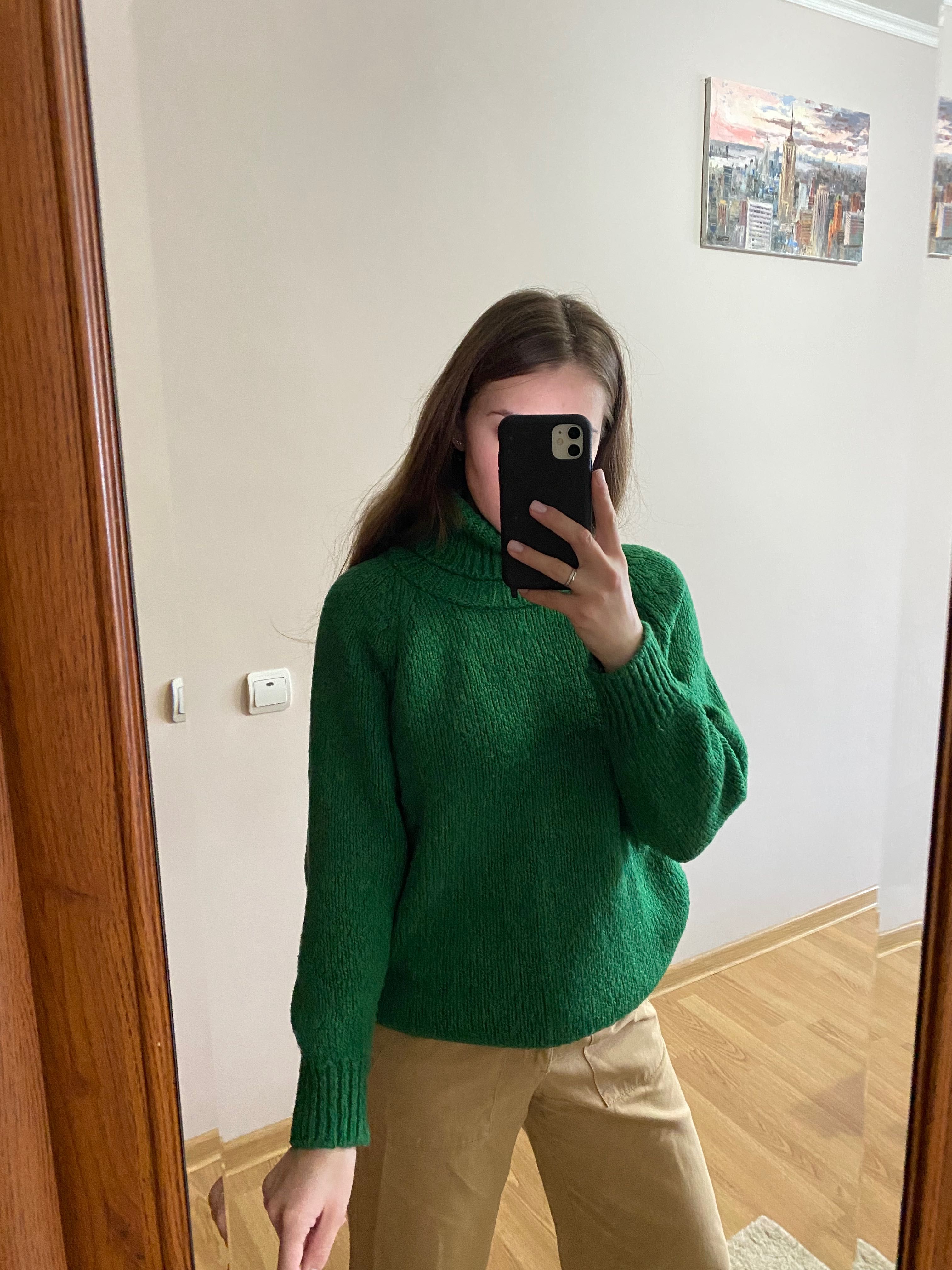 Светр в‘язаний під шию