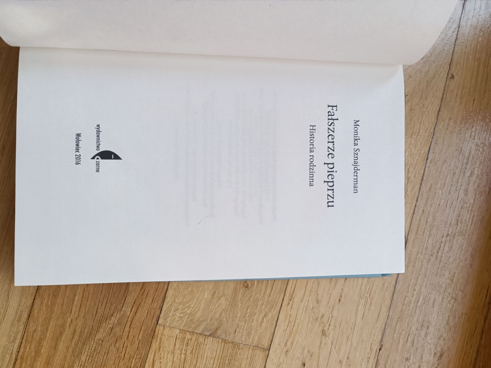 Książka fałszerze pieprzu historia rodzinna Monika sznajderman