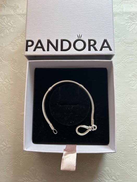 Оригінальний браслет Pandora "Вузол нескінченності"