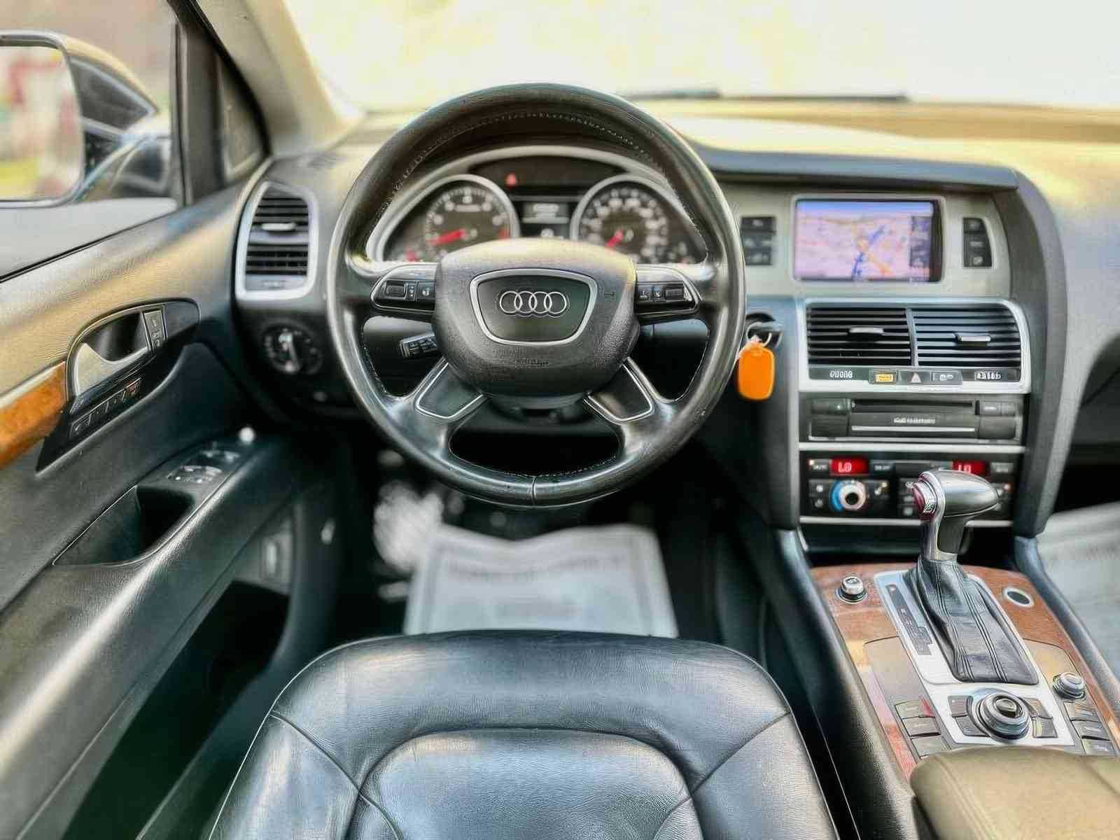 2012   Audi    Q7