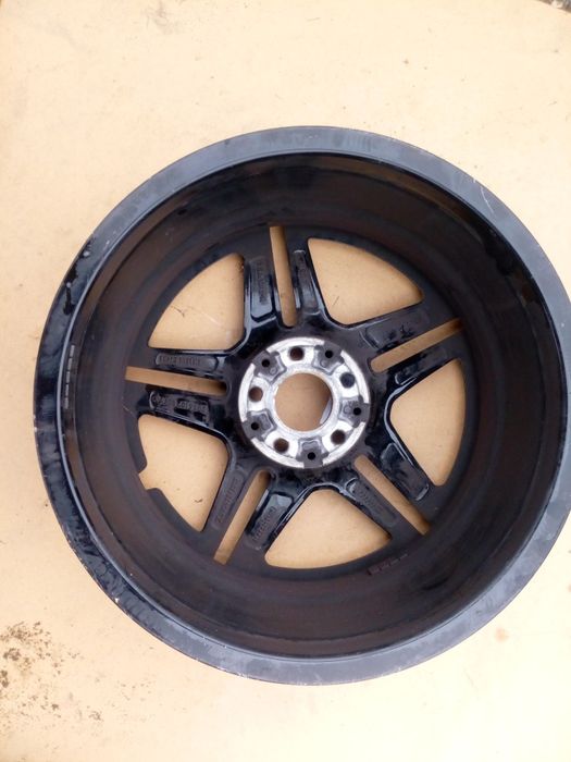 Felga mercedes w205 amg 7.5/18 et44 przód