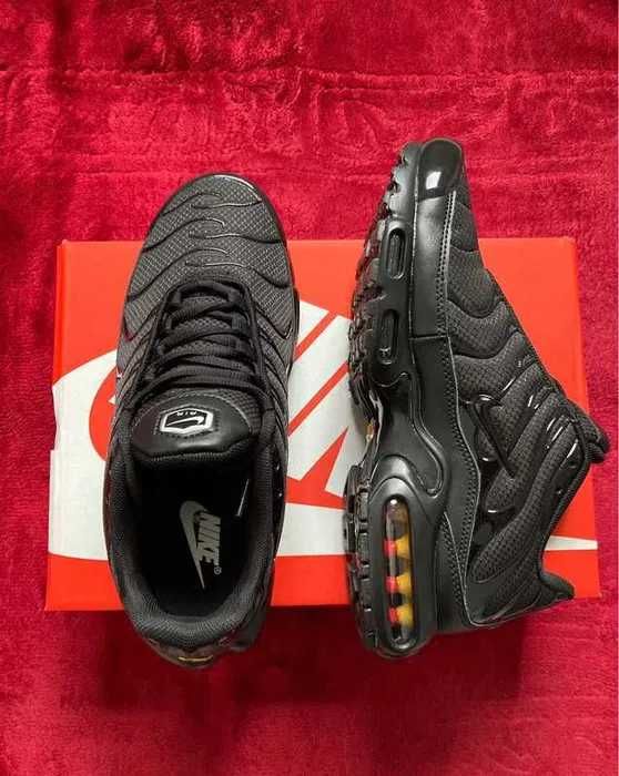 Buty do biegania Nike_Air_Max_TN_Plus_Black_R.40