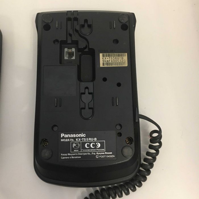 Кнопочный телефон Panasonic KX-TS5 RU-B в отличном состоянии!