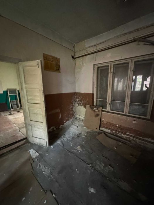 Будівля та споруди, площею 283,20 кв.м., в м.Іршава