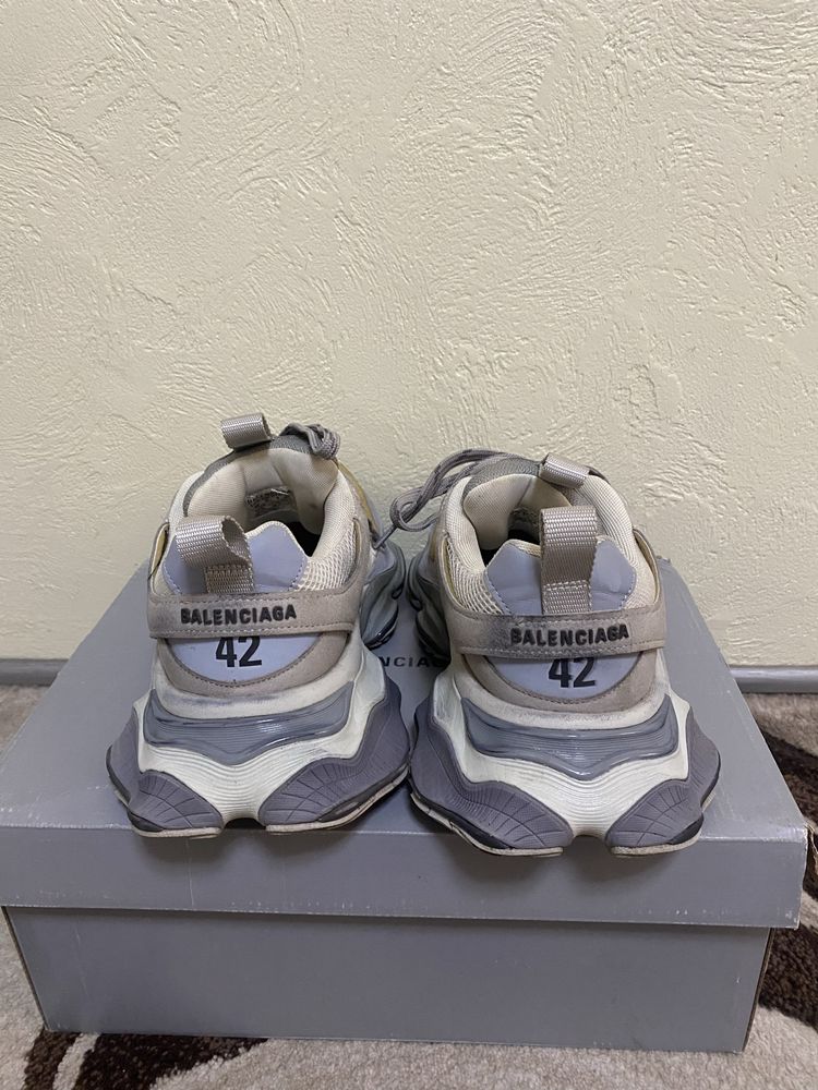 Balenciaga Cargo