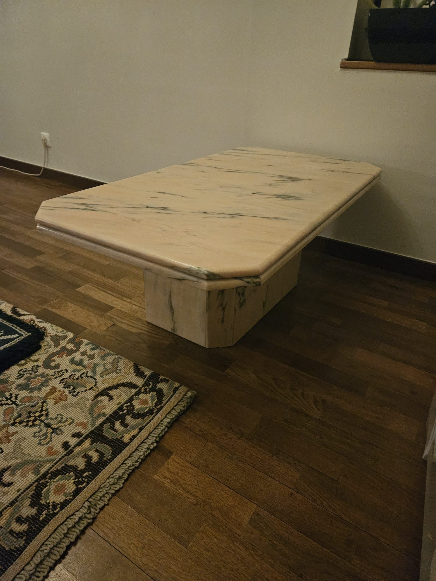 Mesa de Centro em Mármore Rosa