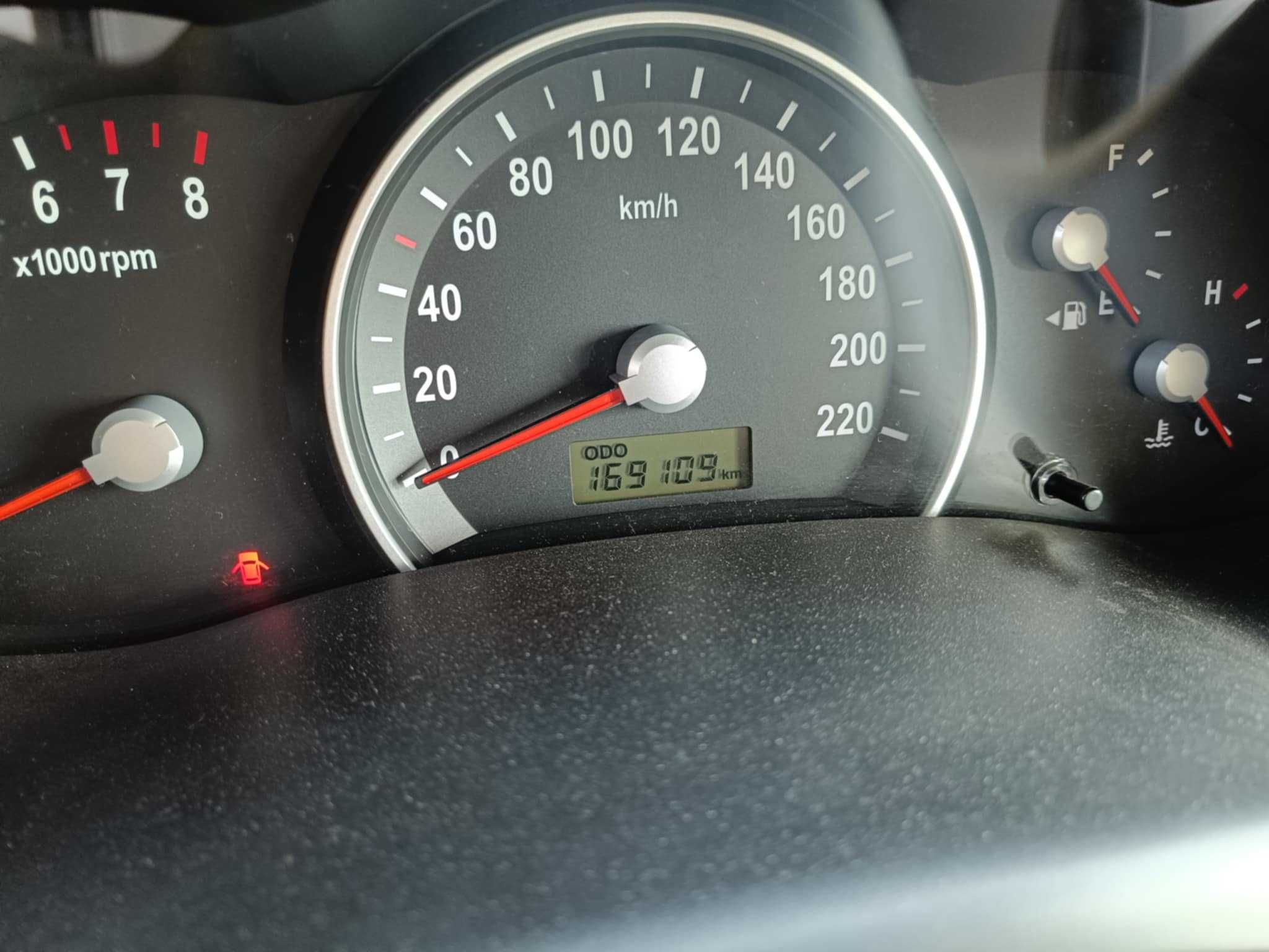 KIA CARNIVAL 2.7 V6  189KM 2007/2008r Benzyna / LPG Stag 300
