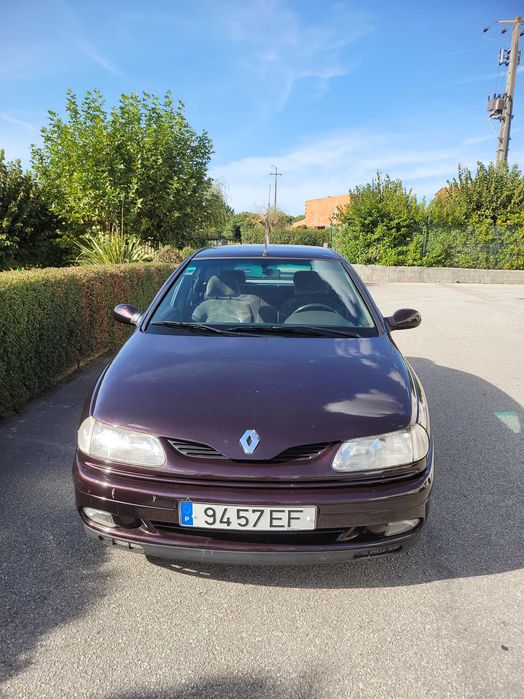 Renault Laguna -