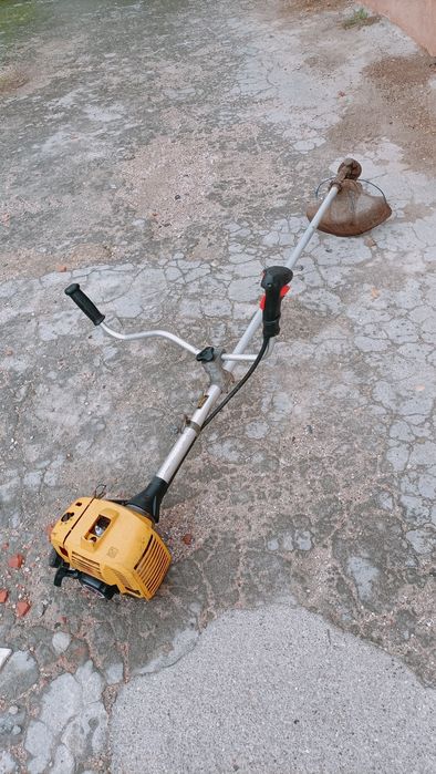 Roçadora de jardinagem