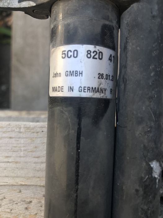 Радіатор кондиціонера VW Golf 6