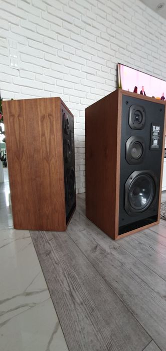 Kolumny Arcus TL155, 81 rok, odrestaurowane, linia transmisyjna