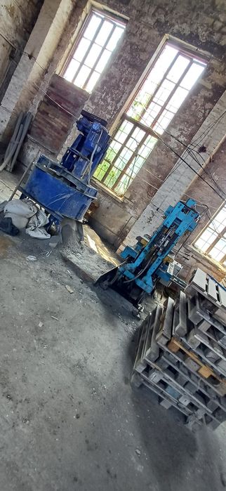 Вибропрес для шлакоблока и бордюров.Шлакоблок.Оборудование для шлакоб