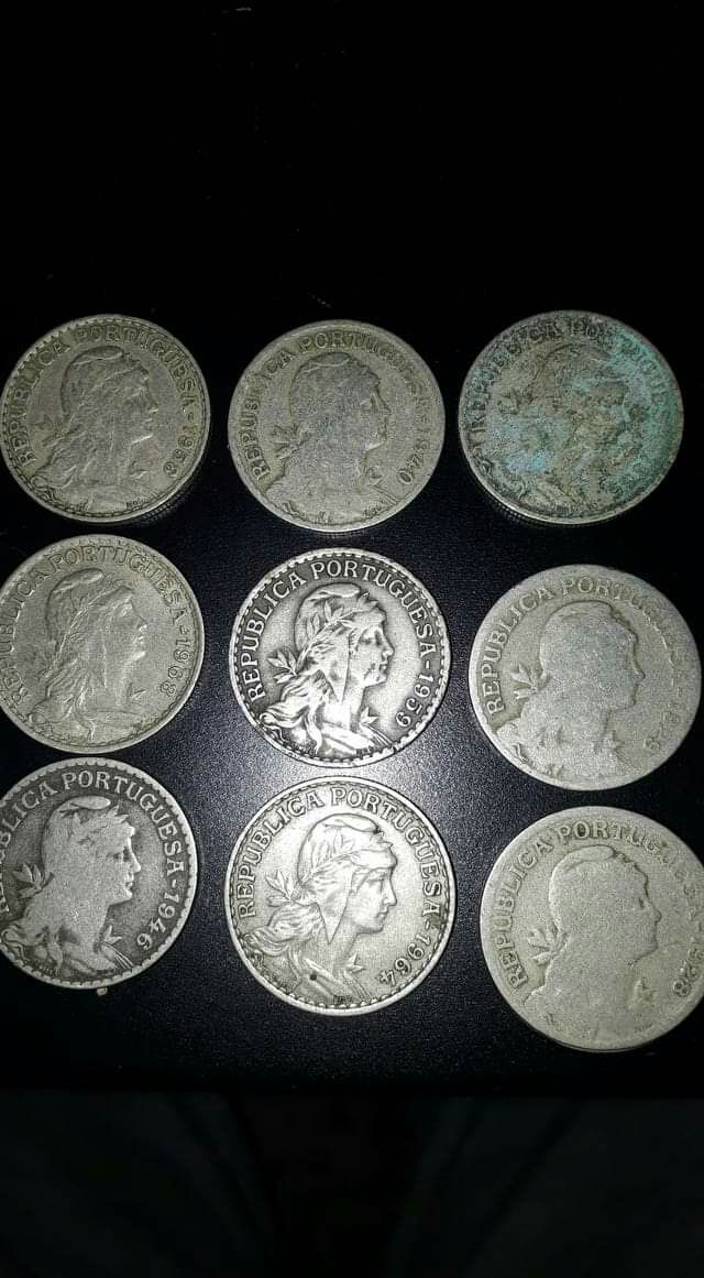 Moedas de 1 escudo de 1928, 29, 40, 46, 51, 57, 58, 59, 62, 64, 65, 68