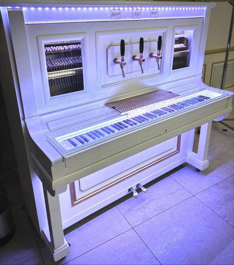 Prosseco, pianino bar, 360, wiatraki iskier, ciężki dym,  Ścianka,