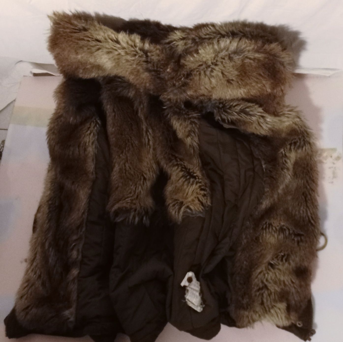 Casaco impermeável com capuz e pelo, Zara, Ref 300