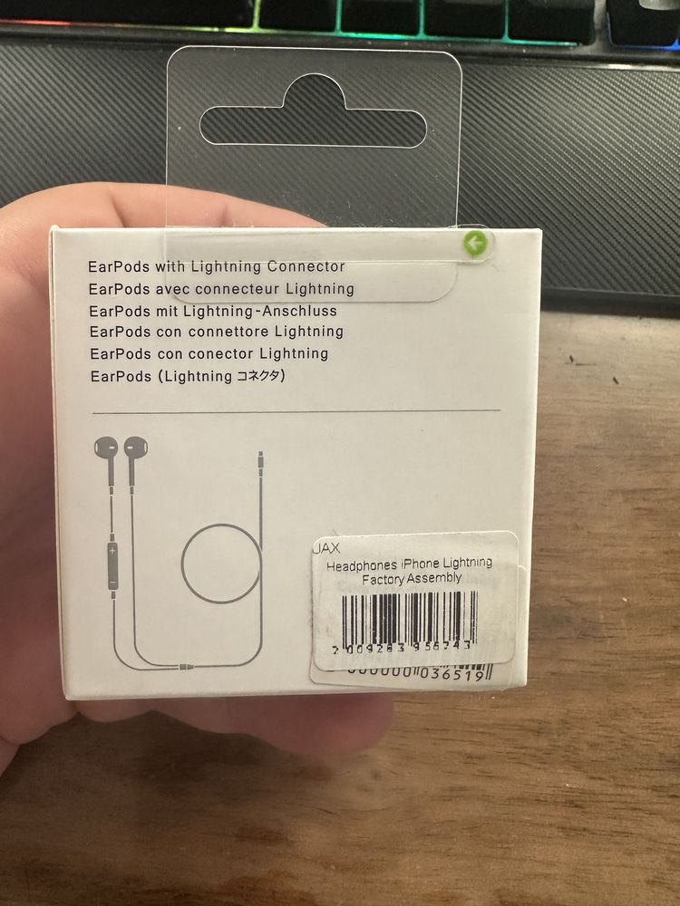 Наушники Apple iPhone EarPods with Mic Lightning