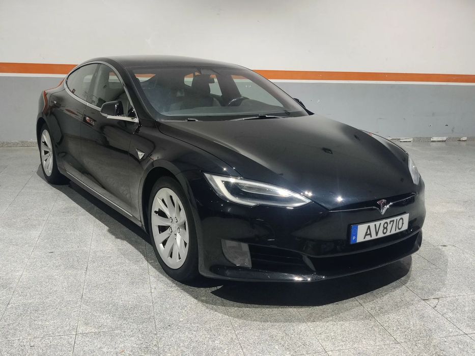 Tesla Model S Standard