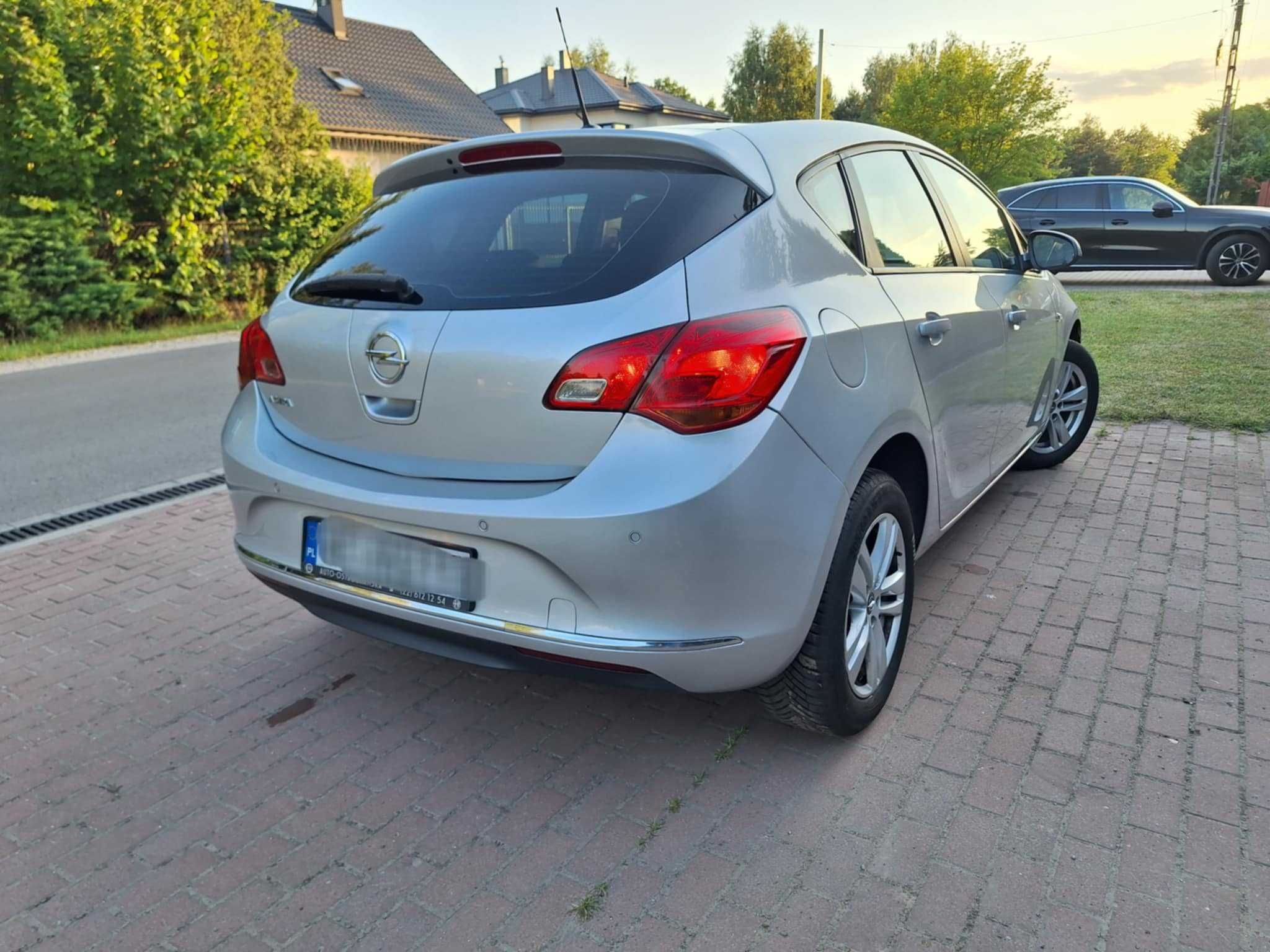 Sprzedam Opel Astra 2013r , 1.4 benzyna